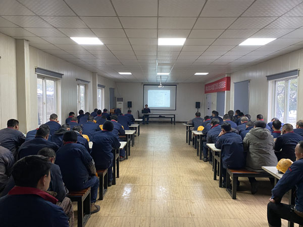 鋼構公司開展節(jié)后復工安全教育培訓